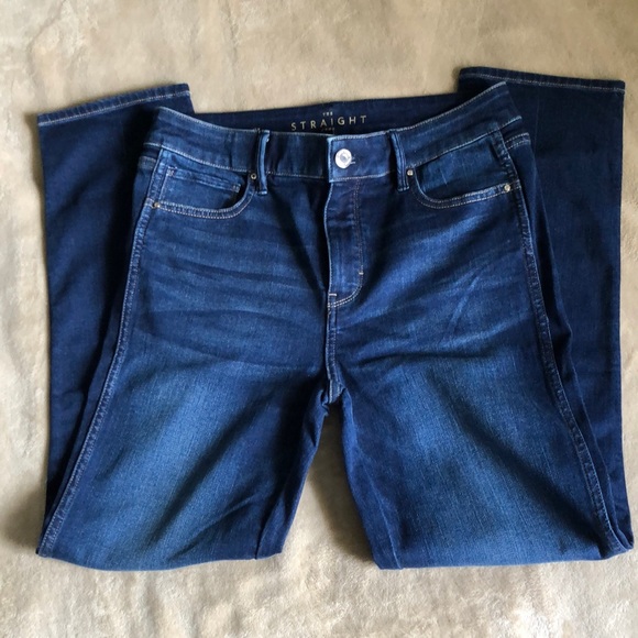 White House Black Market- The Straight Crop - Picture 2 of 8